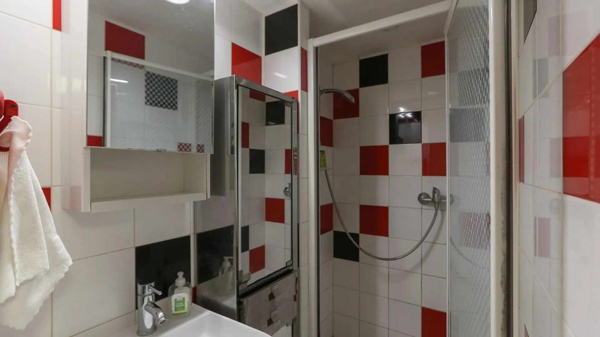 Comfortable 49 M Apartment In The Heart Of Paris