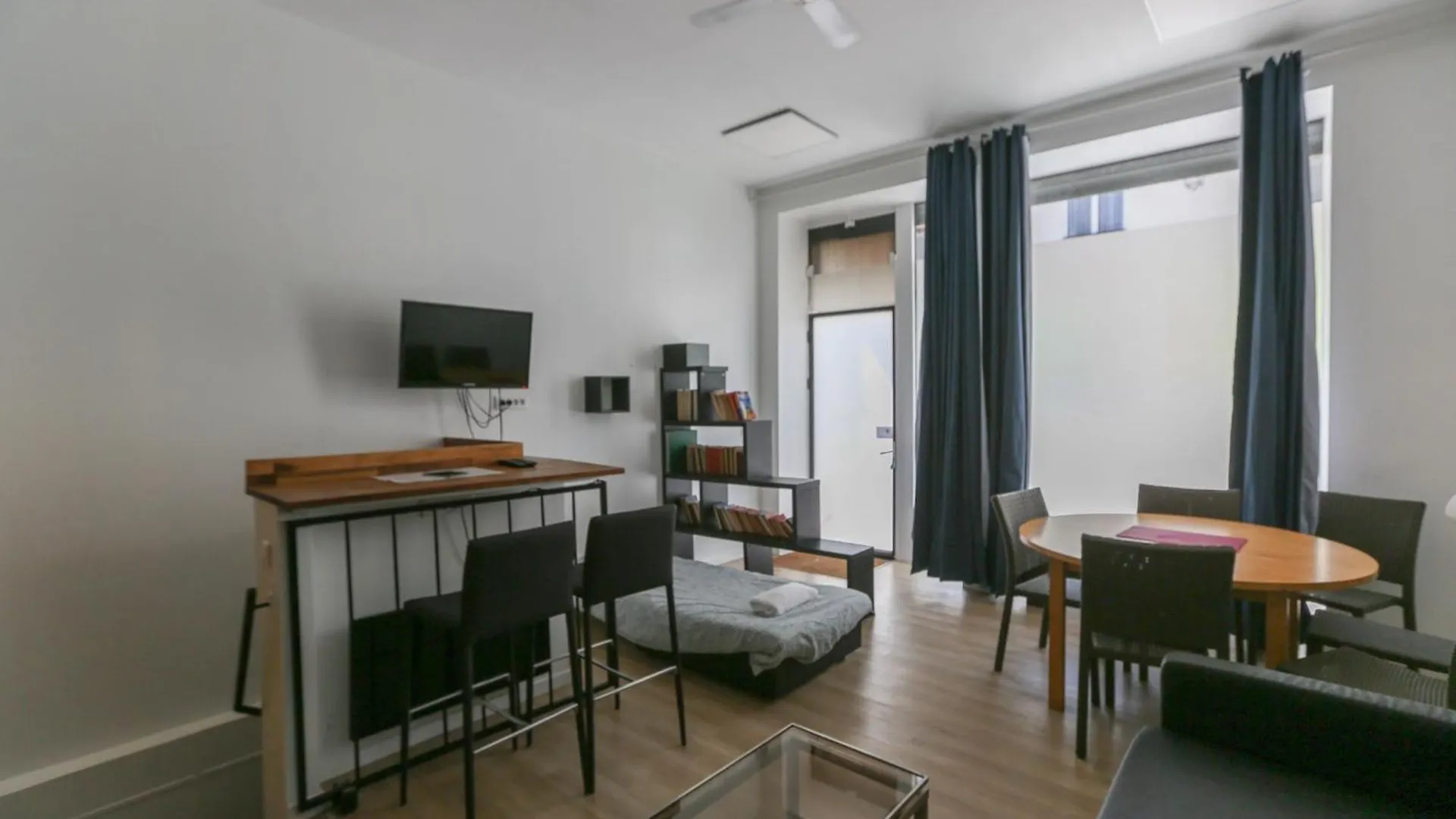 Comfortable 49 M Apartment In The Heart Of Paris