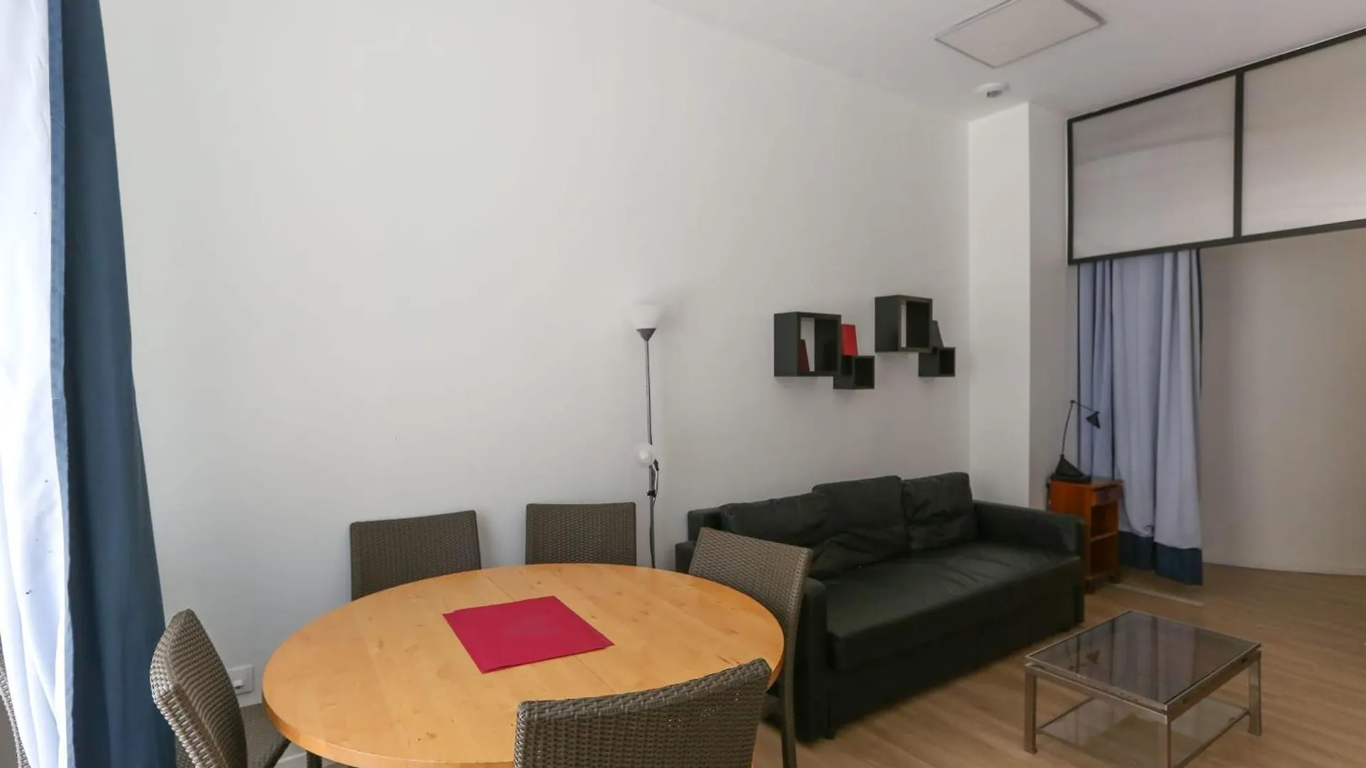 Comfortable 49 M Apartment In The Heart Of Paris 0*,
